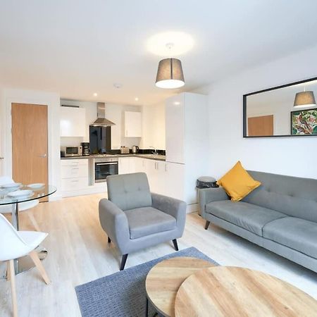 Fabulous 1 Bedroom Apartment In Central Preston Престон Экстерьер фото