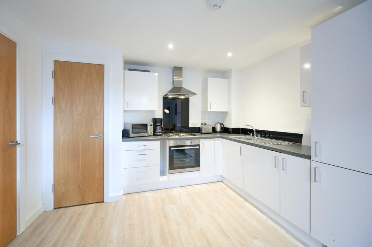 Fabulous 1 Bedroom Apartment In Central Preston Престон Экстерьер фото