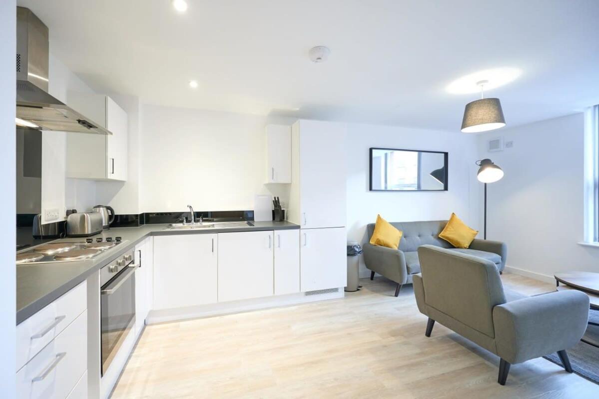 Fabulous 1 Bedroom Apartment In Central Preston Престон Экстерьер фото